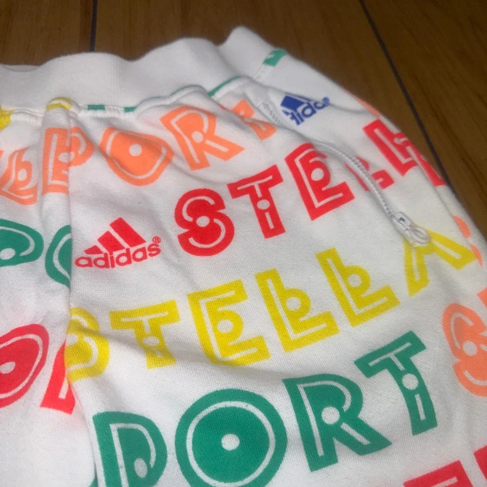 Adidas StellaSport Kids Joggers White Multicolor Logo Print Sweatpants AI8587 XS